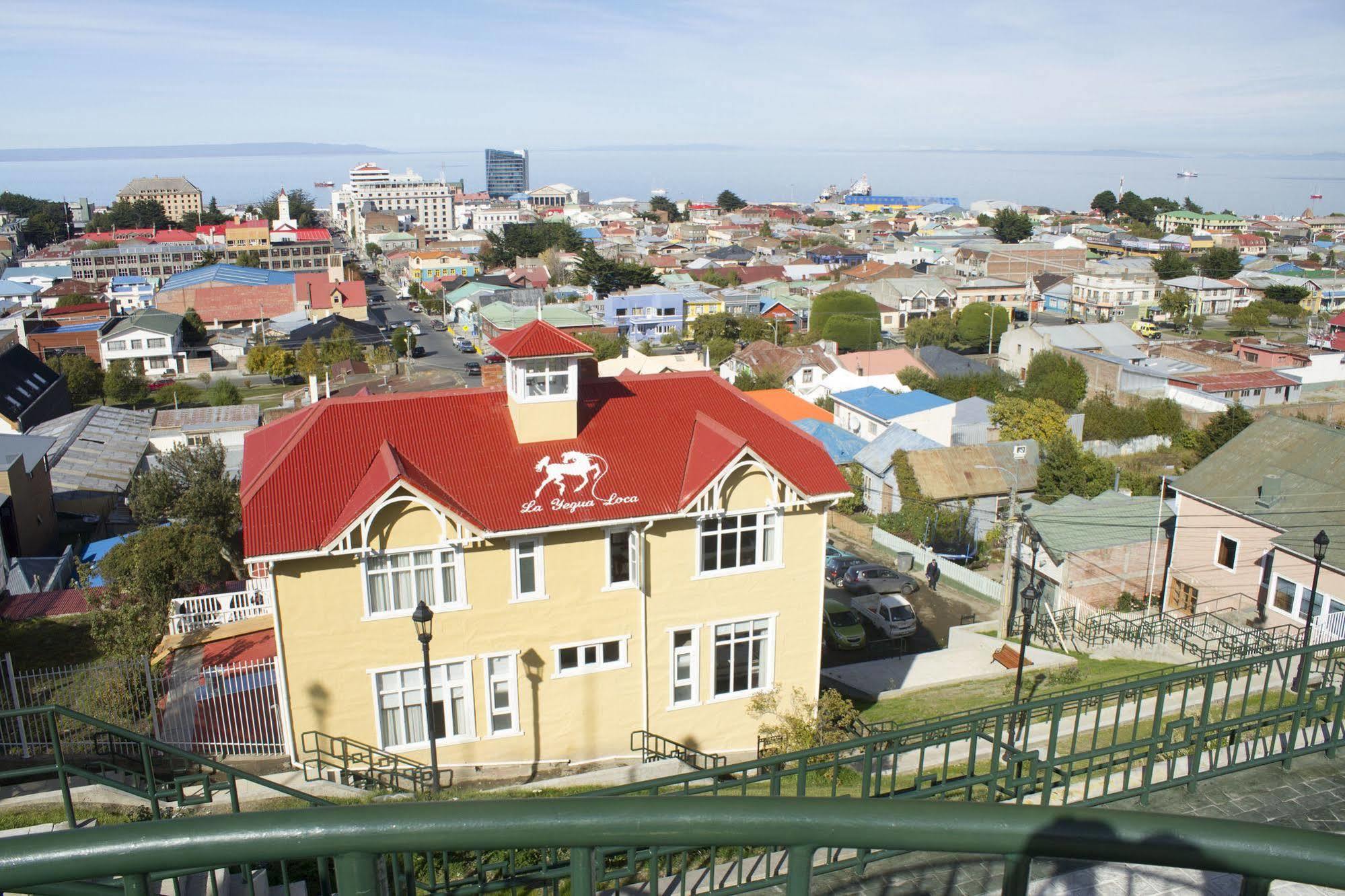 Hotel Boutique La Yegua Loca Punta Arenas Exterior photo